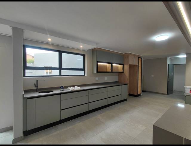 5 BEDROOM FREESTANDING FOR SALE IN BENDOR